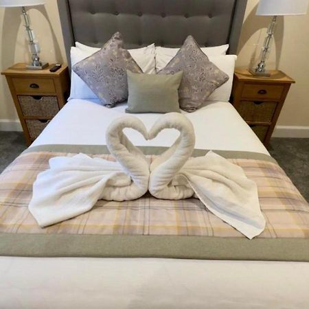 אינברנס The Waverley Inn Holiday Homes מראה חיצוני תמונה